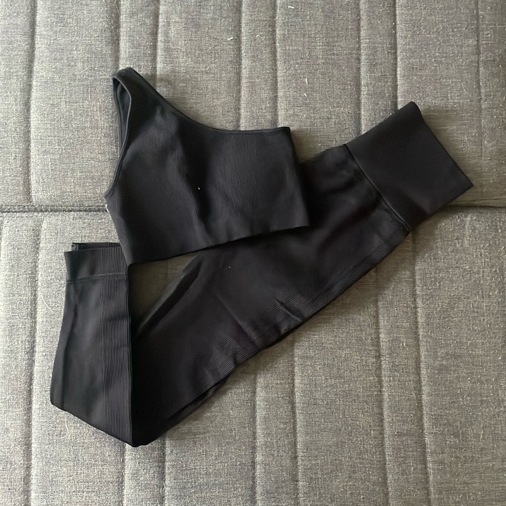 Workout set - one shoulder - worn twice